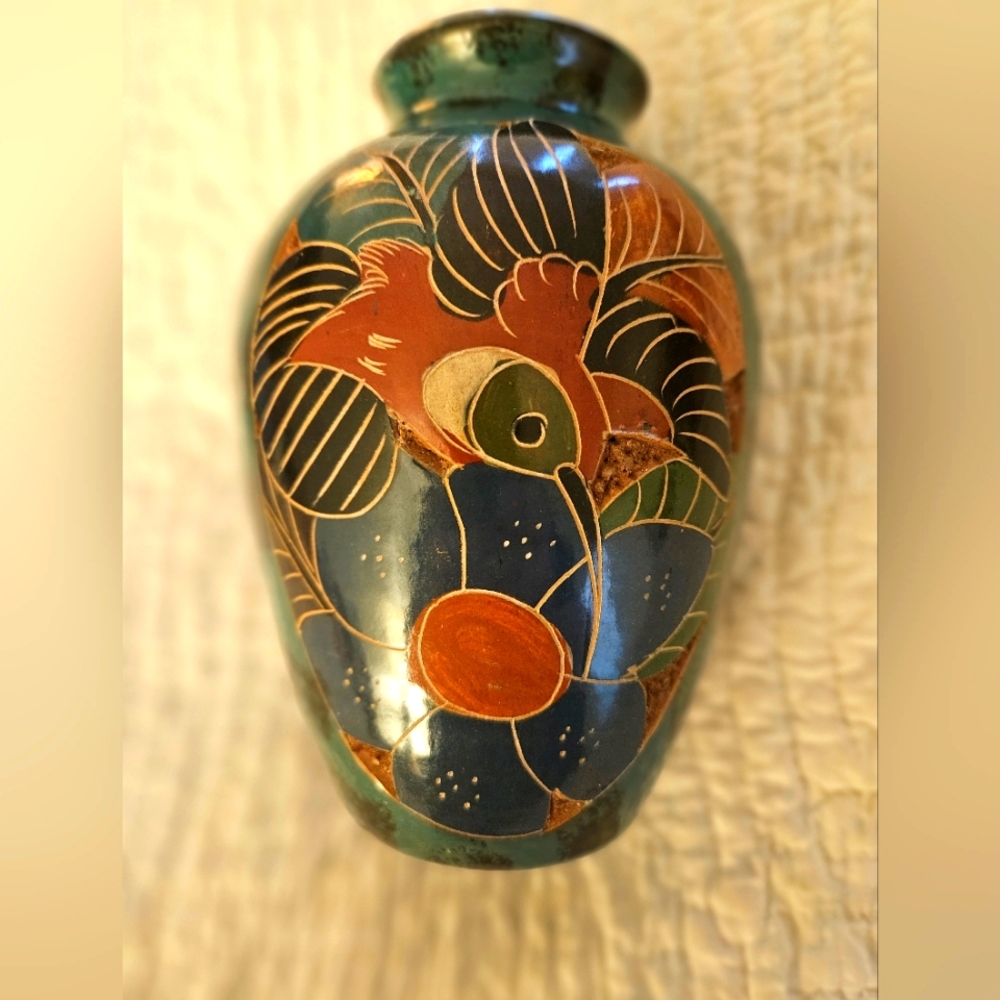 Central American carved art vase
